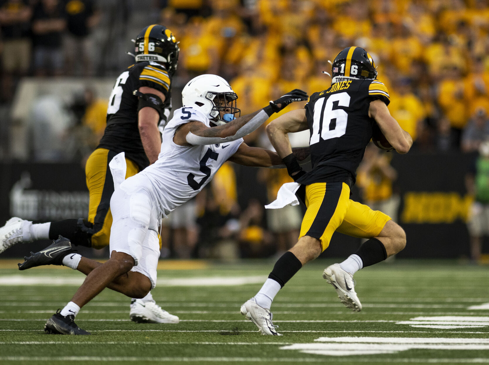 Penn State football vs. Iowa, Castro-Fields (5)